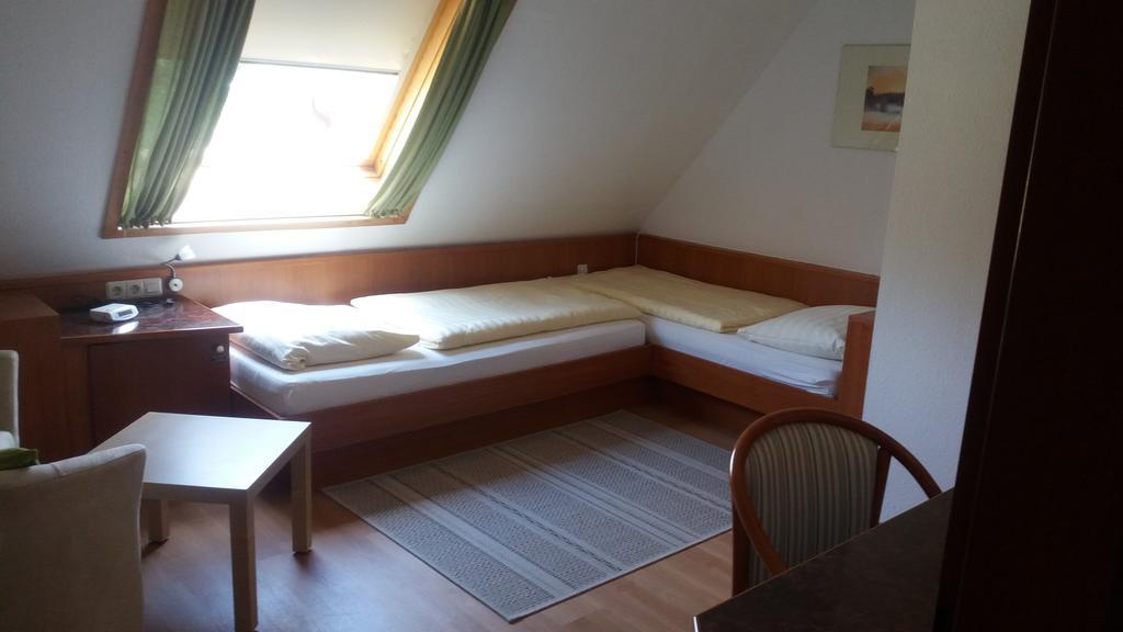 Altes Wirtshaus Foerdergersdorf Bed & Breakfast タラント エクステリア 写真